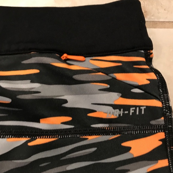 Nike Pants - Nike Camo DriFit Running Compression Crops @